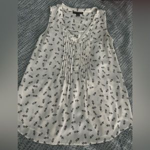 Maternity blouse with pineapple pattern